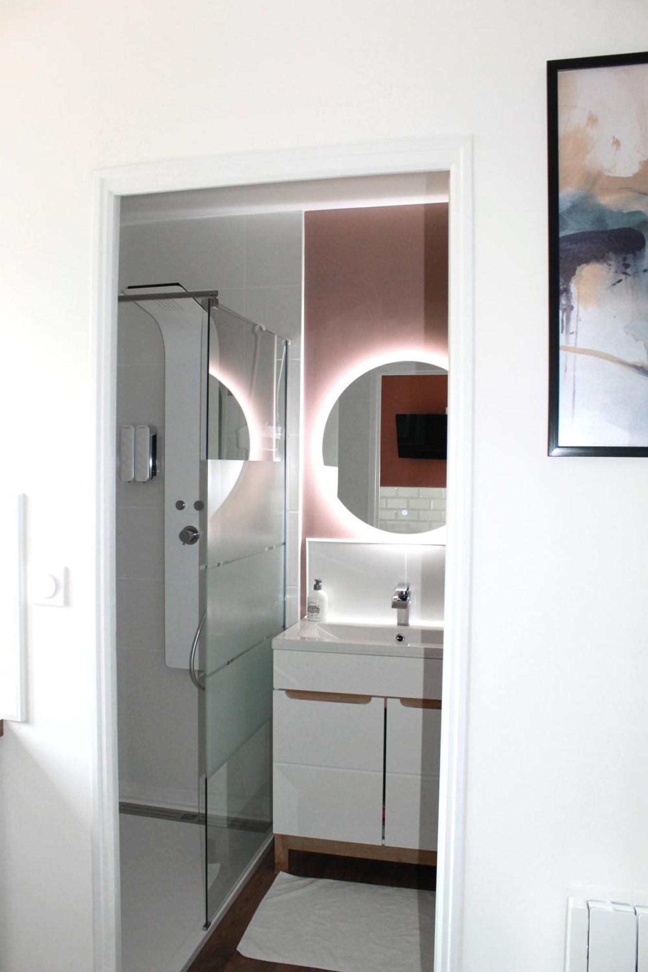 L'Equinoxe - Parking Prive - Zapart'Hotels Malesherbes Екстер'єр фото