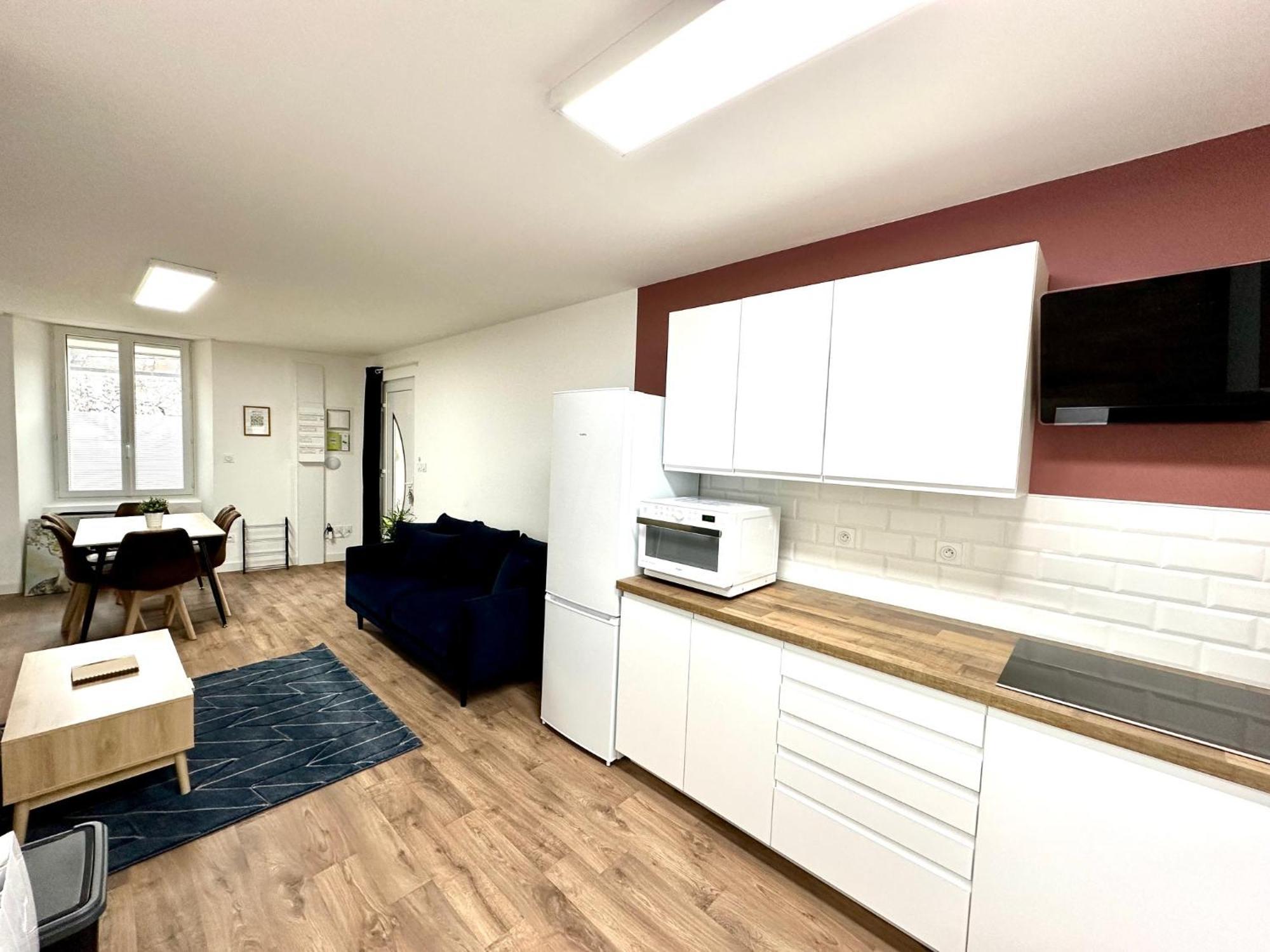 L'Equinoxe - Parking Prive - Zapart'Hotels Malesherbes Екстер'єр фото
